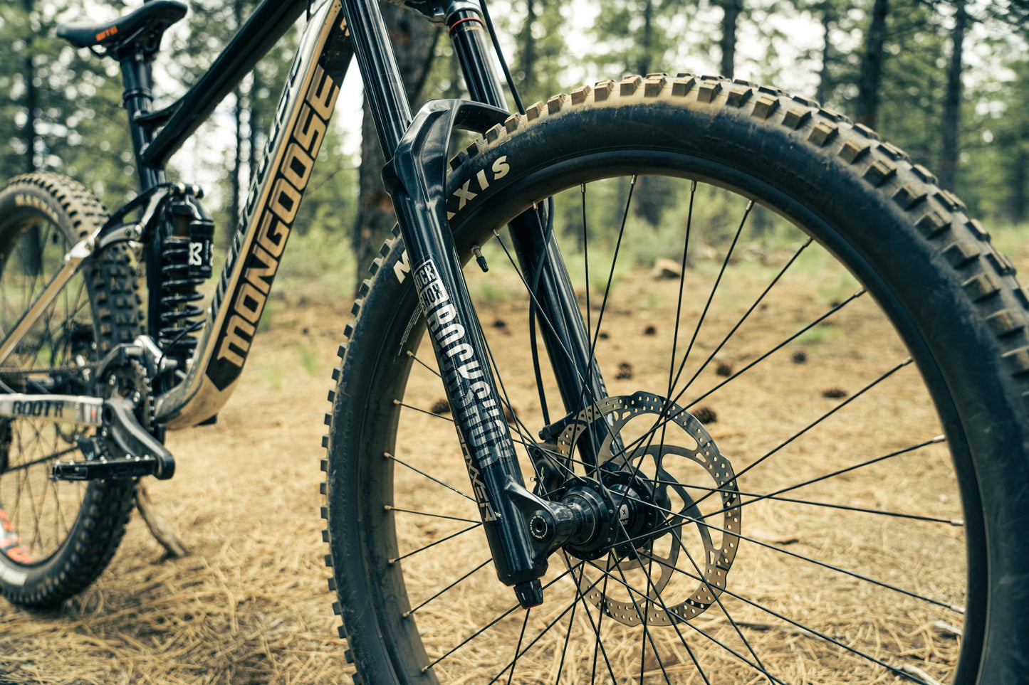 Boot'R Adult Unisex 27.5-In. Small Full-Suspension Mountain Bike, Black