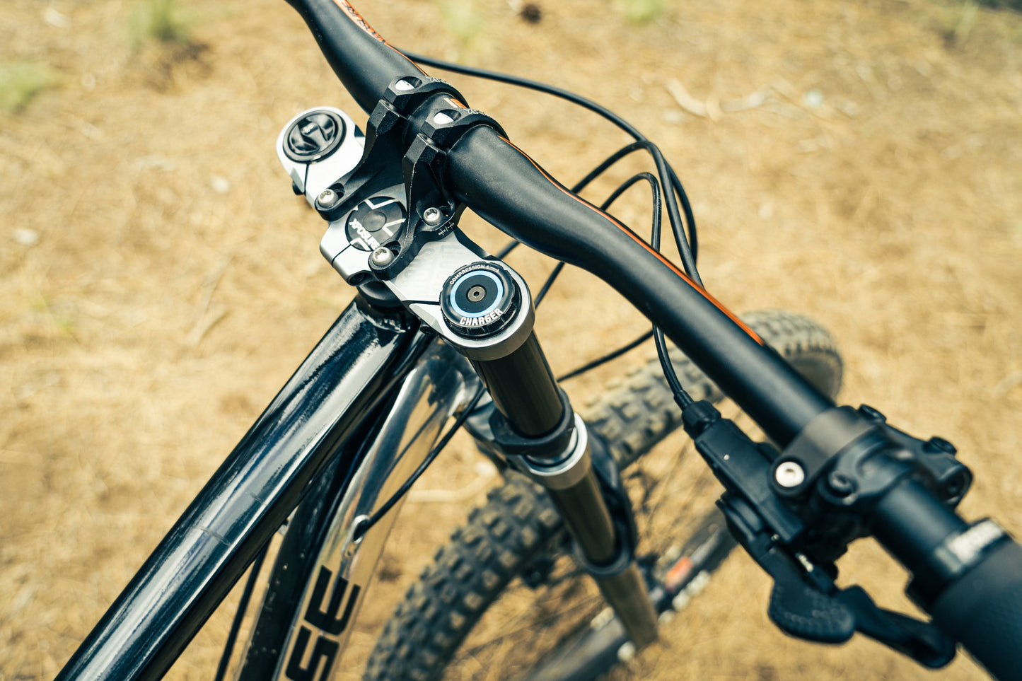 Boot'R Adult Unisex 27.5-In. Small Full-Suspension Mountain Bike, Black